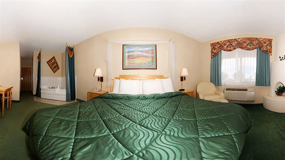 Quality Inn & Suites West Pueblo Kültér fotó