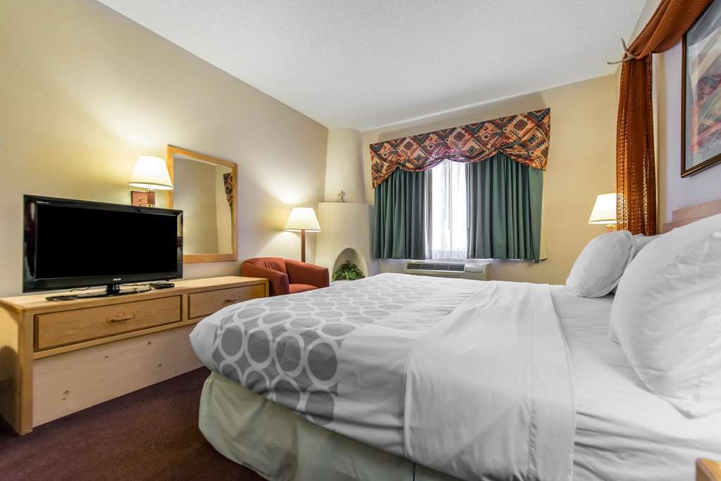 Quality Inn & Suites West Pueblo Szoba fotó