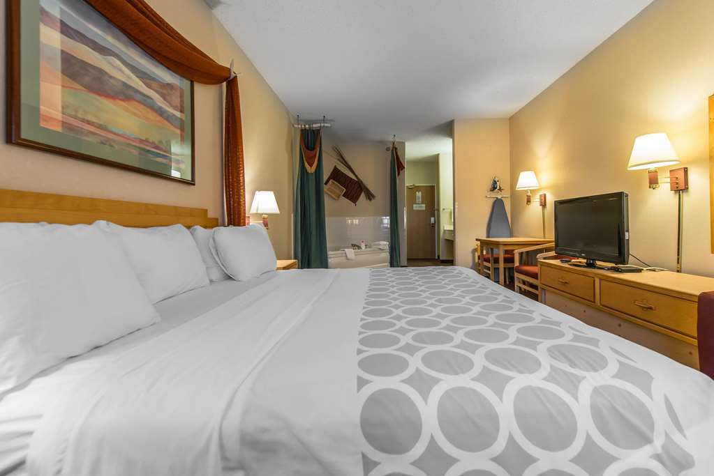 Quality Inn & Suites West Pueblo Szoba fotó